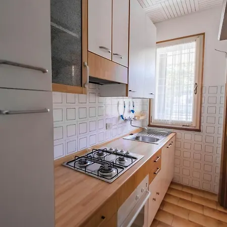 Agenzia Vear Monte 4 מלון 3*